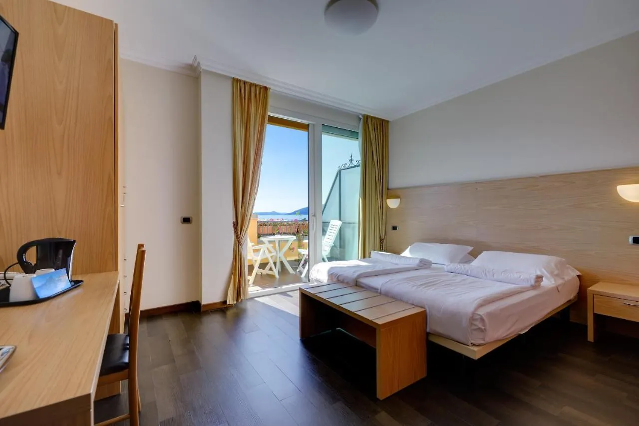 ורבאניה Hotel Residence Zust 3*,  איטליה