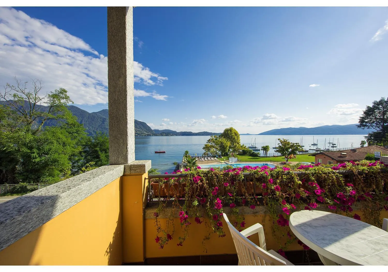 Hotel Residence Zust Verbania Italië