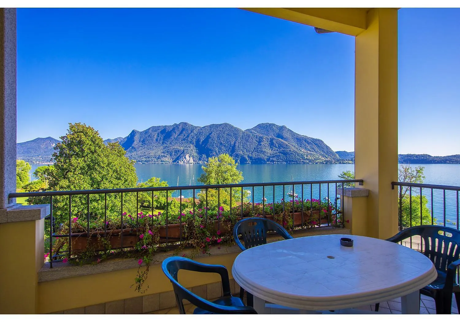 Hotel Residence Zust Verbania Italië